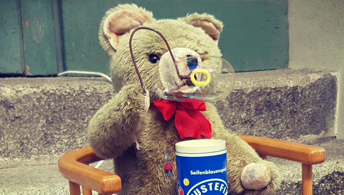 Du betrachtest gerade Für Seifenblasen ist man nie zu alt.