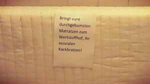 Mehr über den Artikel erfahren Ein Hoch auf die Berliner Nachbarschaftsetikette