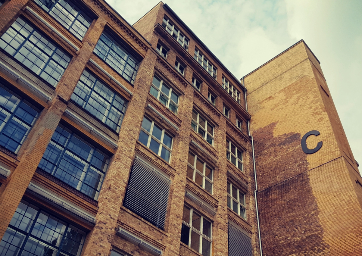 Du betrachtest gerade Hey Gen Y, warum sich ein Studium auch ü30 noch lohnt